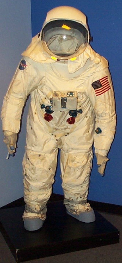 979 Eugene Cernan's Suit.JPG: This is actually a predecessor to the suit Eugene Cernan wore on a flight; this was a model they used to help him train.