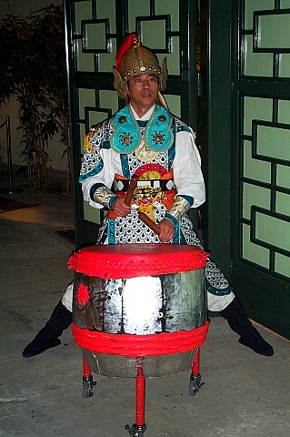 862 drummer:  We were greeted by drummers as we entered Ocean Park.