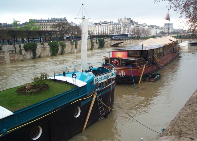 sunken sidewalk: 